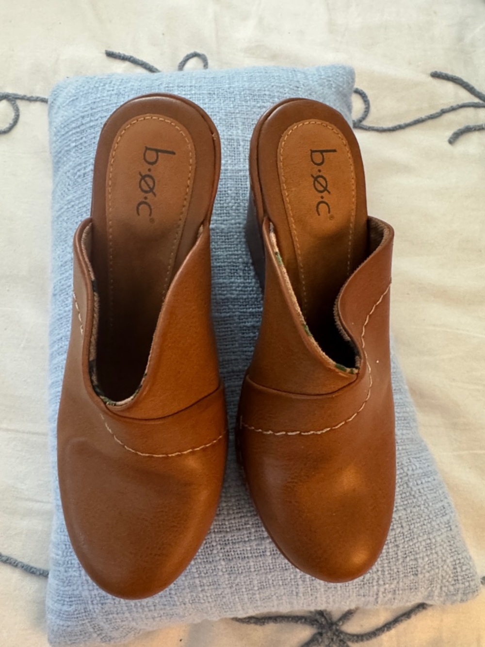 b.o.c. Tan Brown Leather Slip-On Mules